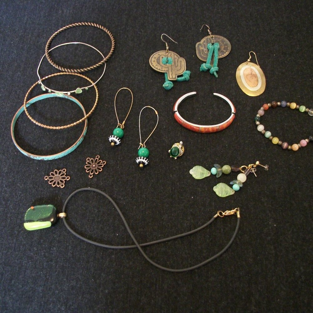 VINTAGE TRIBAL RUSTIC BOHO JEWELRY BUNDLE 14 ITEMS